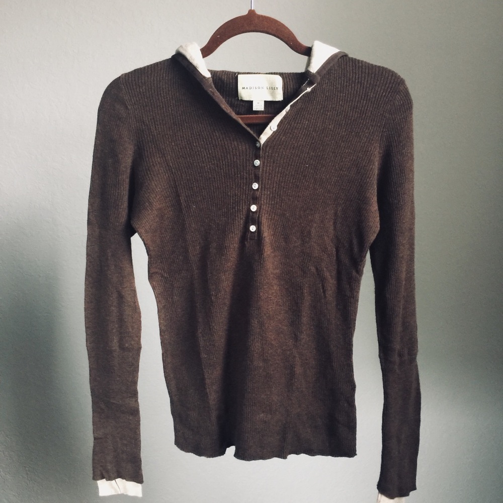 HOODED SWEATER